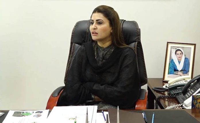 عمران خان اداروں تے تنقید کر تے آپݨے جرائم تے پردہ پاوݨ دی کوشش کریندے پئن، وفاقی وزیر شازیہ مری