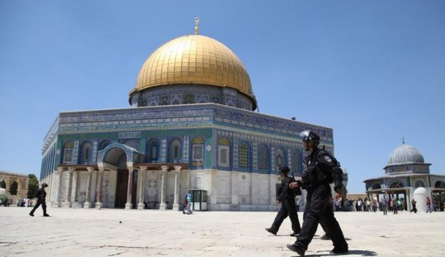 اسرائیلی پولیس مسجد اقصیٰ اچ مسلماناں دے داخلے تے پابندی لا ݙتی اے